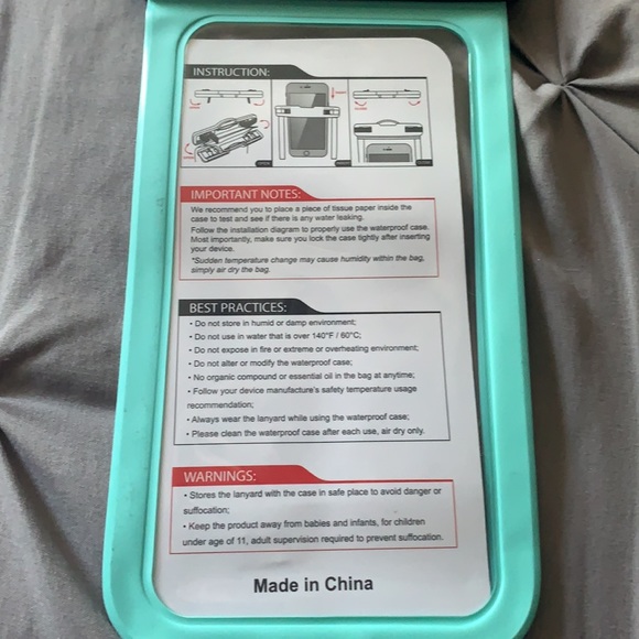 Waterproof case - Picture 2 of 2